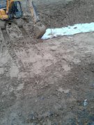 土工膜施工条件恶劣我公司员工克服